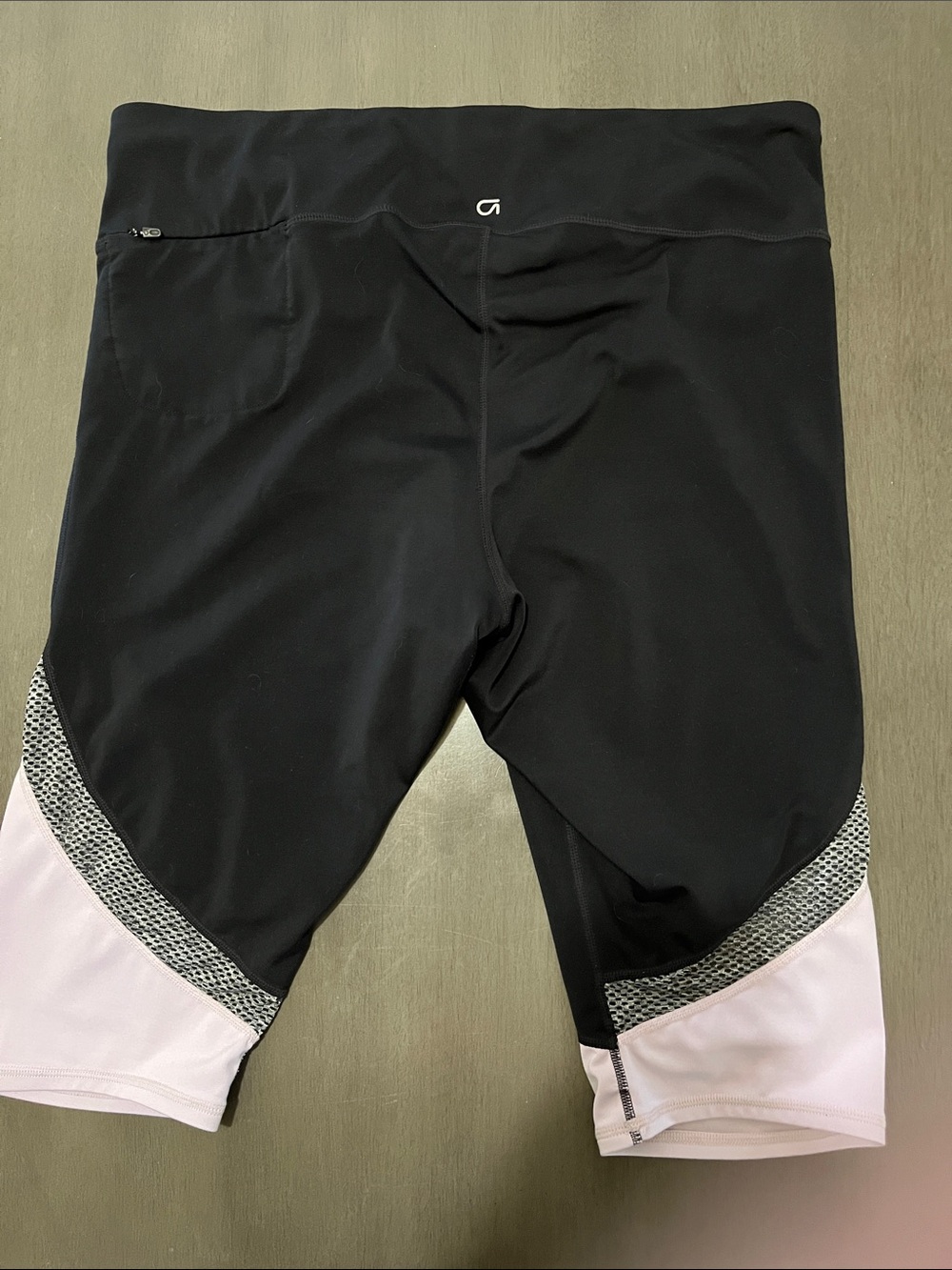 GAP Black & Purple Crop pants leggings Side Mesh and back pocket Gap Fit Eclipse
